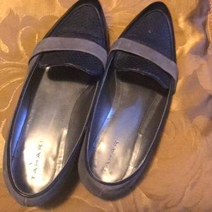 TAHARI shoes